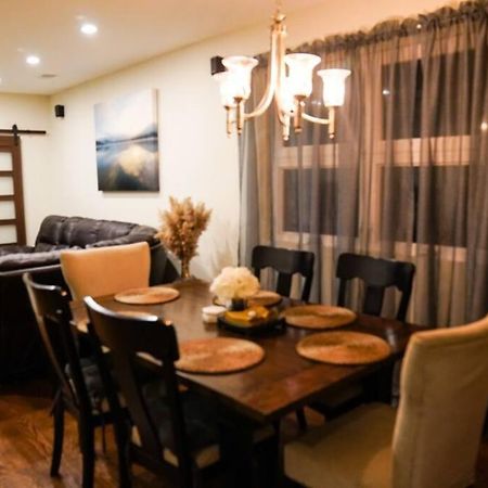 Nice And Cozy. Sleeps 5. Apartment Chicago Bagian luar foto