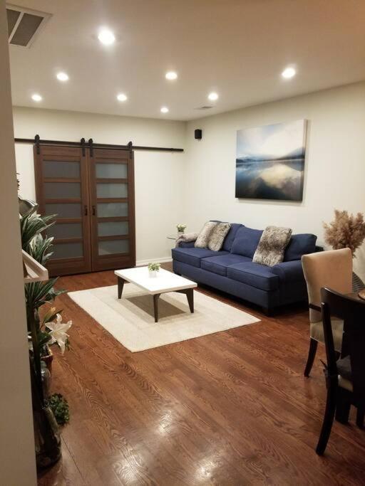 Nice And Cozy. Sleeps 5. Apartment Chicago Bagian luar foto