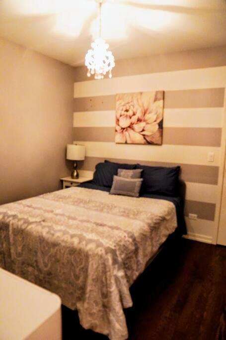 Nice And Cozy. Sleeps 5. Apartment Chicago Bagian luar foto