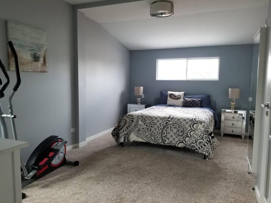 Nice And Cozy. Sleeps 5. Apartment Chicago Bagian luar foto